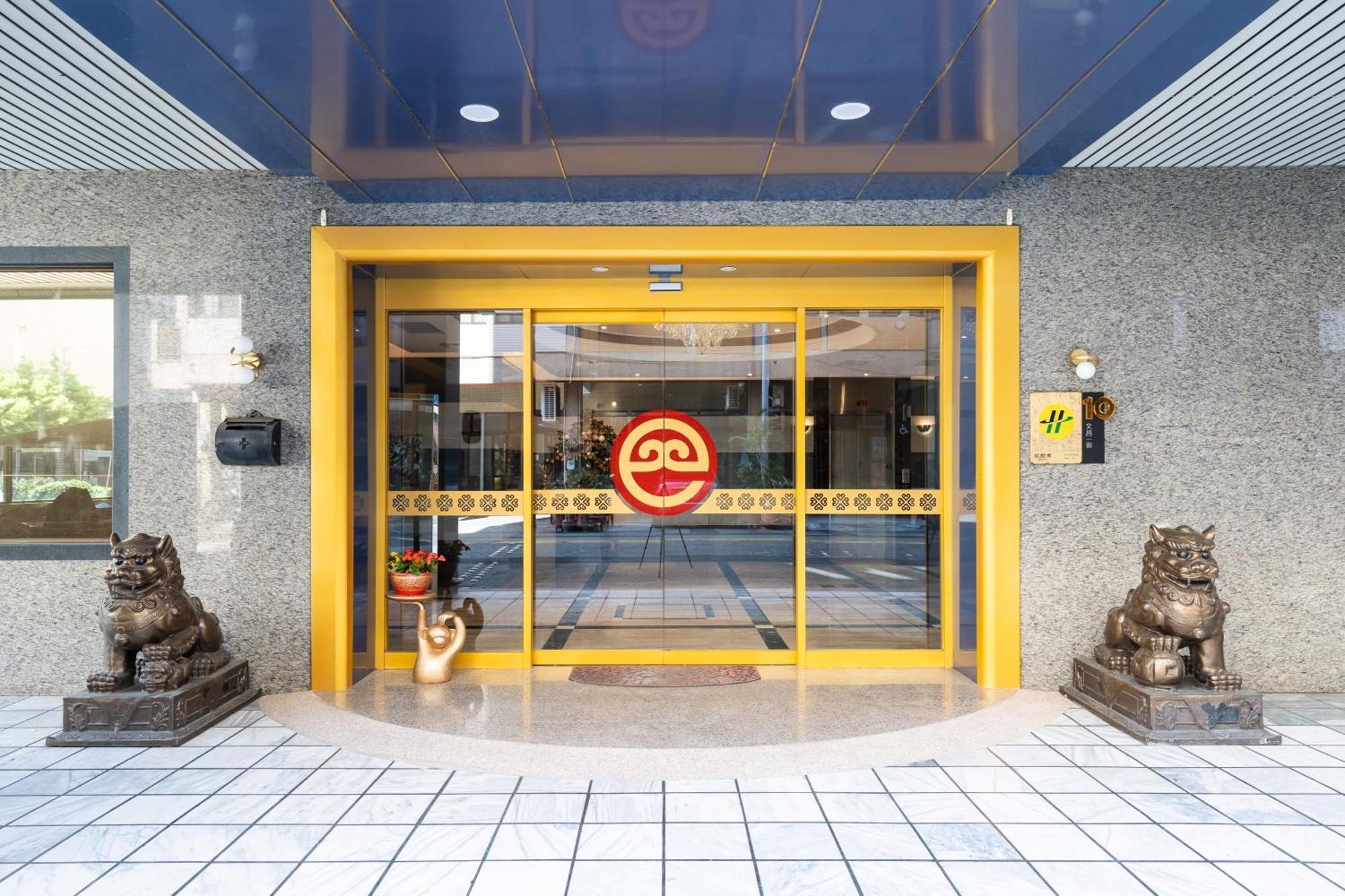 Etung Hotel Taichung Exterior foto