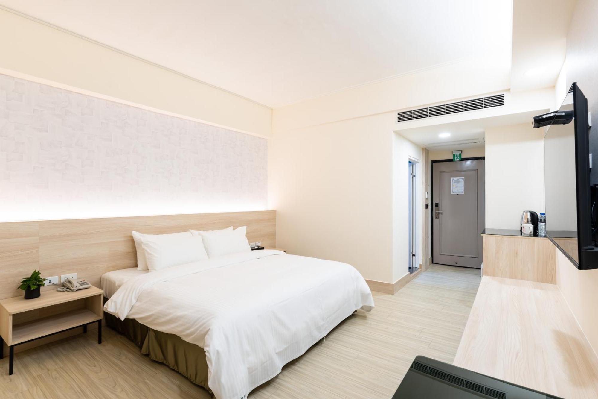 Etung Hotel Taichung Exterior foto