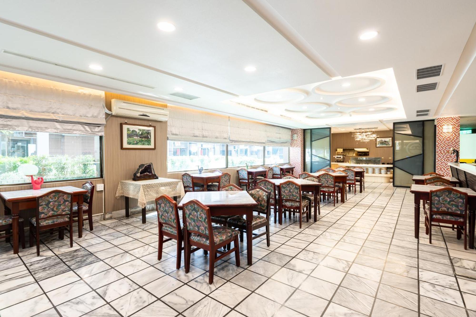 Etung Hotel Taichung Exterior foto